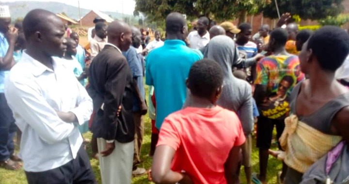 Jinja headteacher survives lynching over poor PLE performance, police fires in the air to save him from angry parents